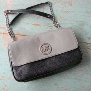 MICHAEL KORS FULTON GRAY/BLACK PEBBLE LEATHER CHAIN SHOULDER STRAP MEDIUM BAG